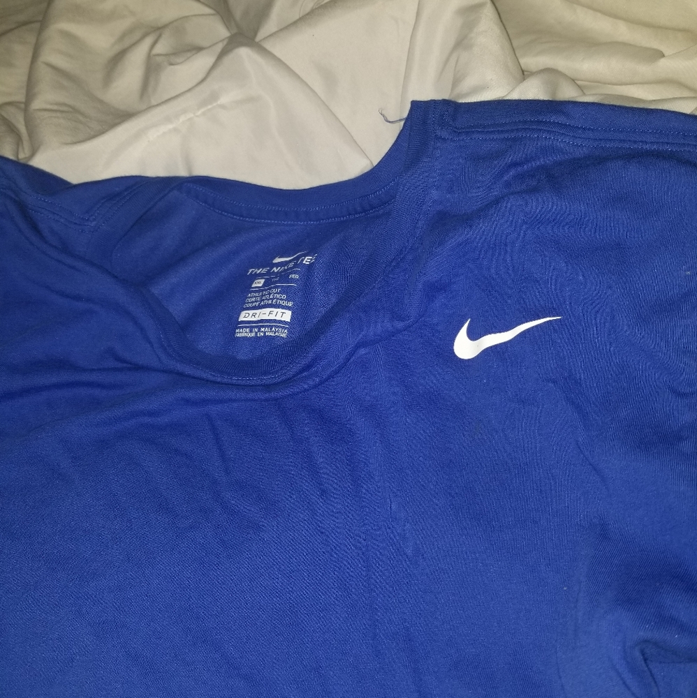 Nike tee